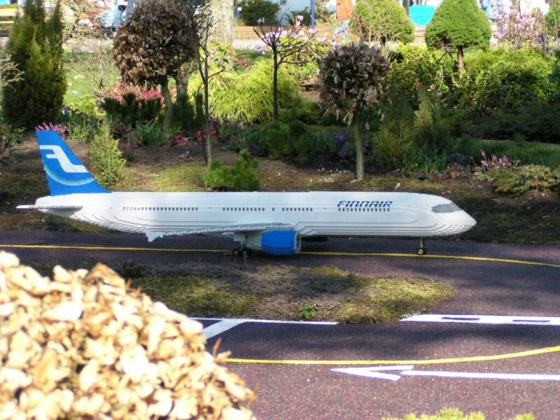 04-legoland-airplane.jpg