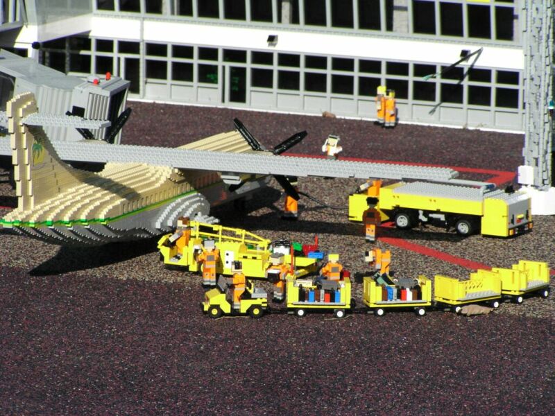 05-legoland-airport3.jpg