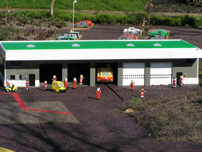 06-legoland-airportfire1.jpg