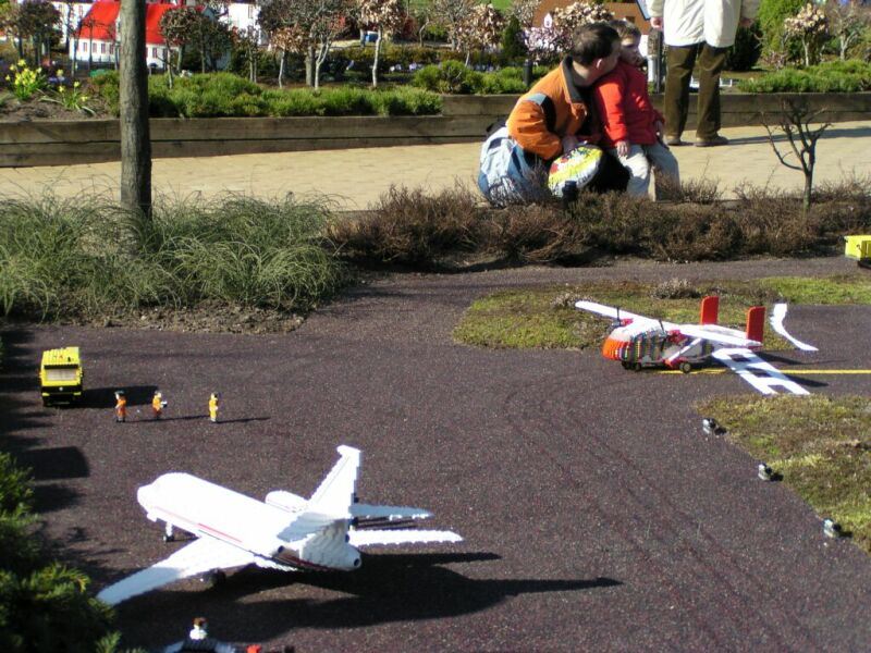 08-legoland-airport2.jpg