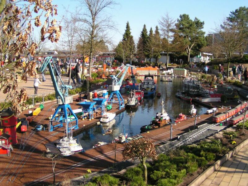 05-legoland-harbour.jpg