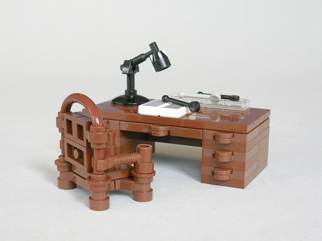 05-desk-b.jpg