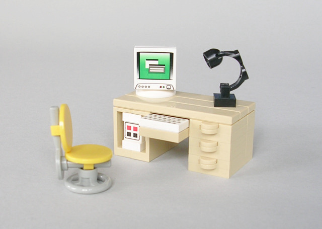 06-computer_desk.jpg