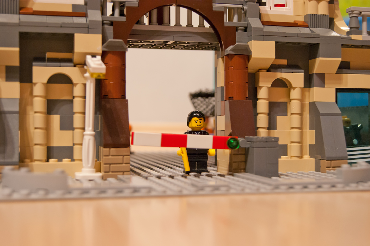 legopolicebuilding02.jpg