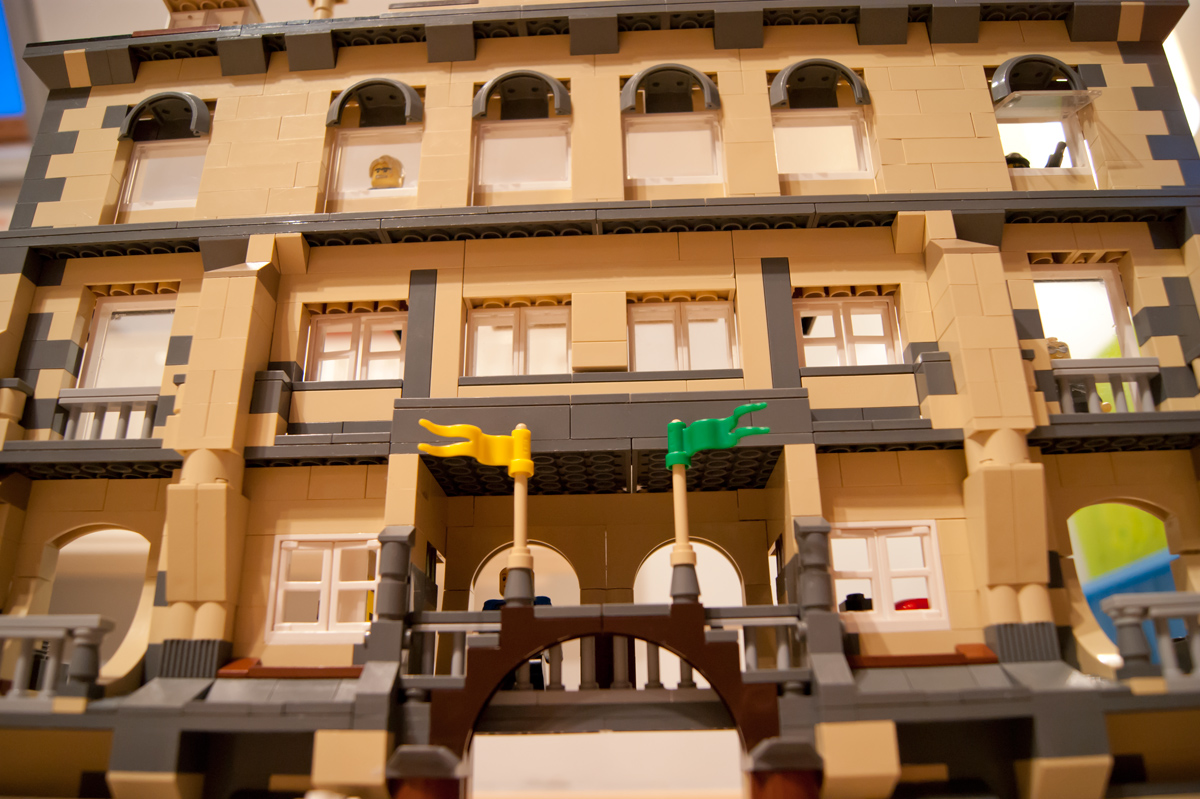 legopolicebuilding06.jpg
