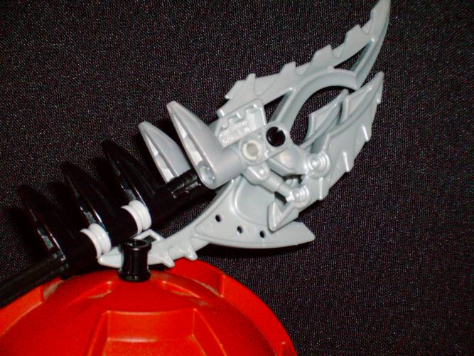 bionicle_weapon_mocs_055_bshelf.jpg