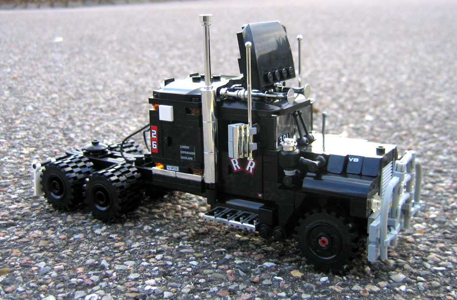 003mack.jpg