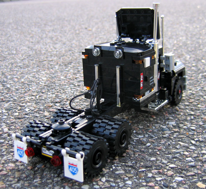 004mack.jpg