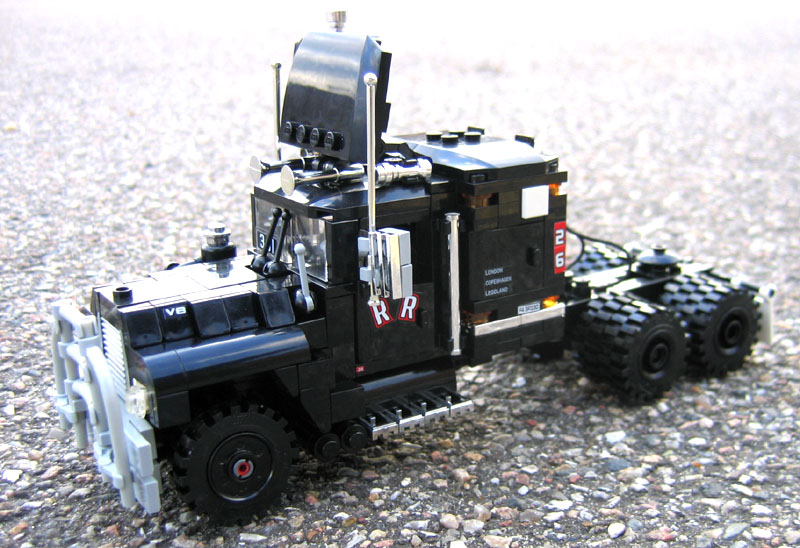 005mack.jpg