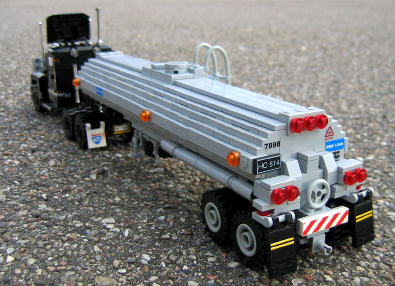008mack.jpg