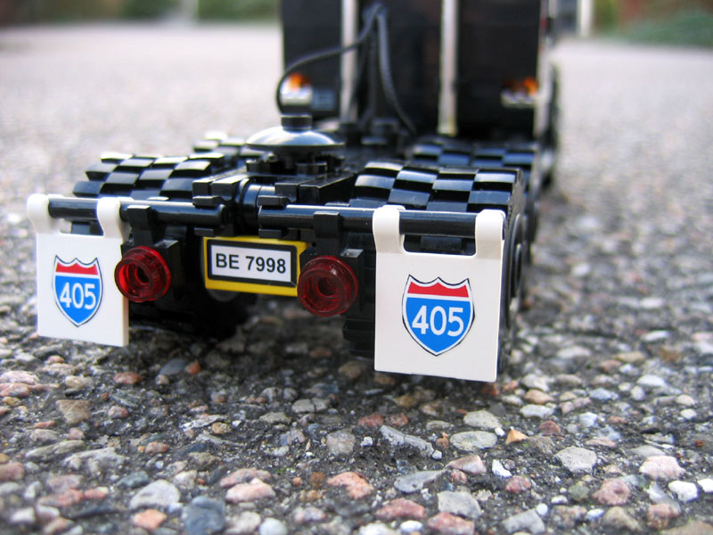 detailtractorrearmudflaps.jpg