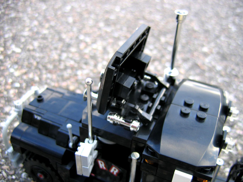detailtractorspoilermounting.jpg