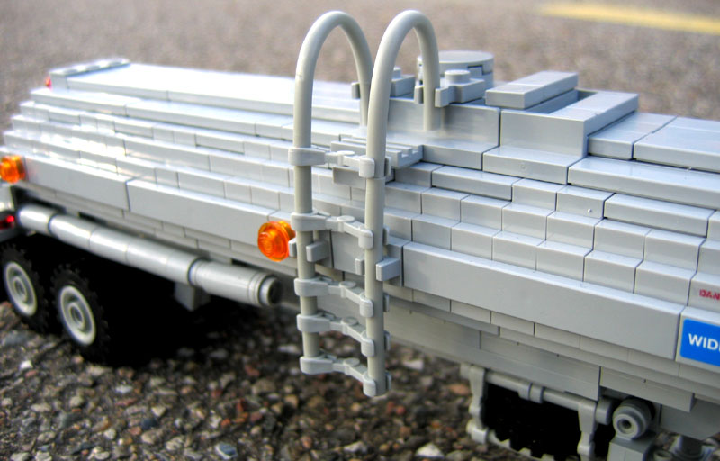 detailtrailerladder.jpg