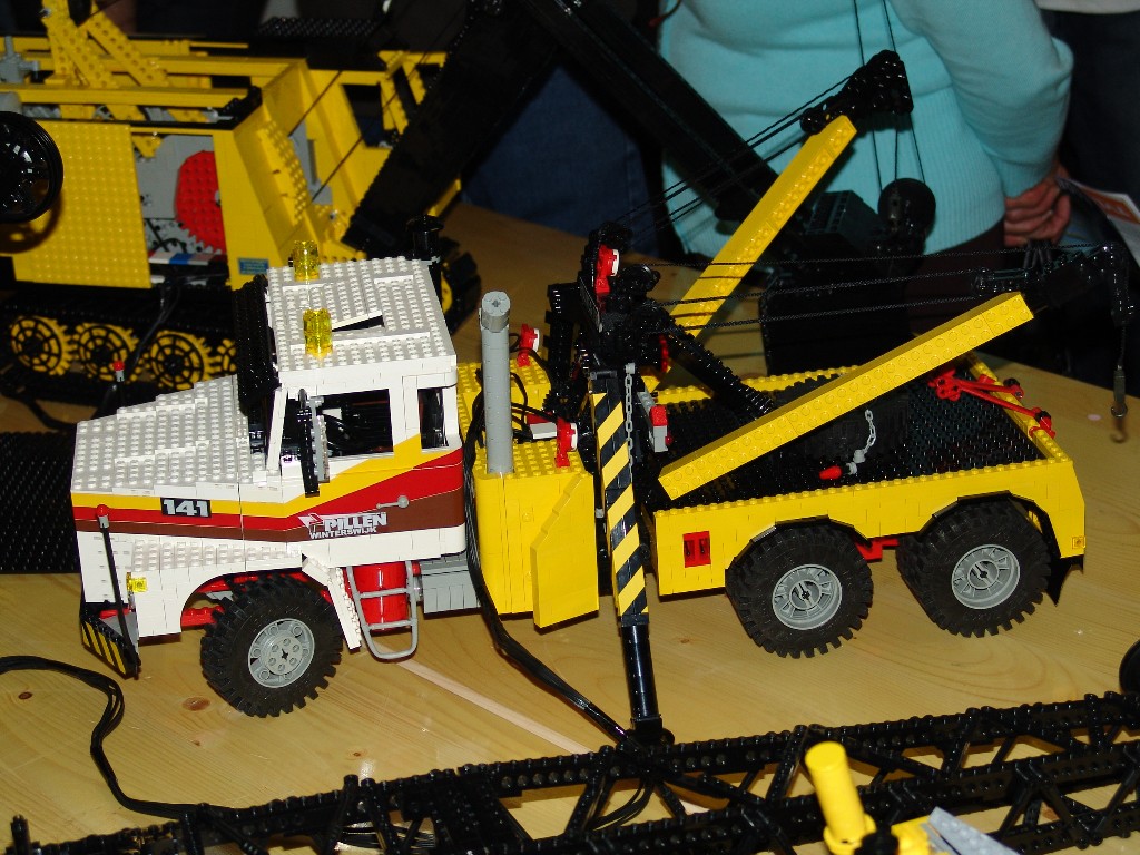 legotrucks01.jpg