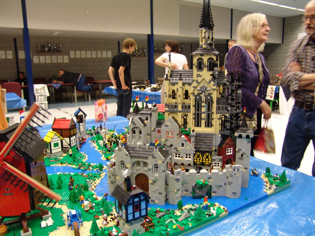 castle_aliencat_01.jpg
