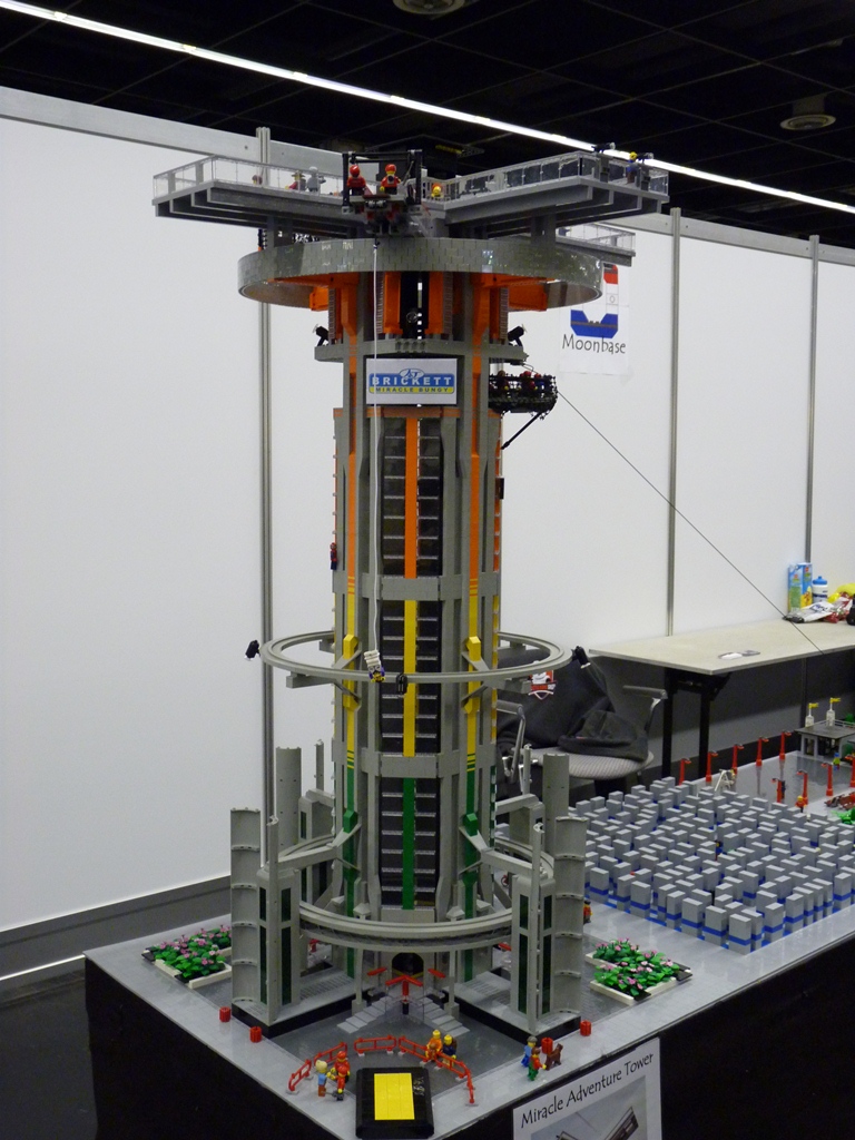 dutchmoonbase_4.jpg
