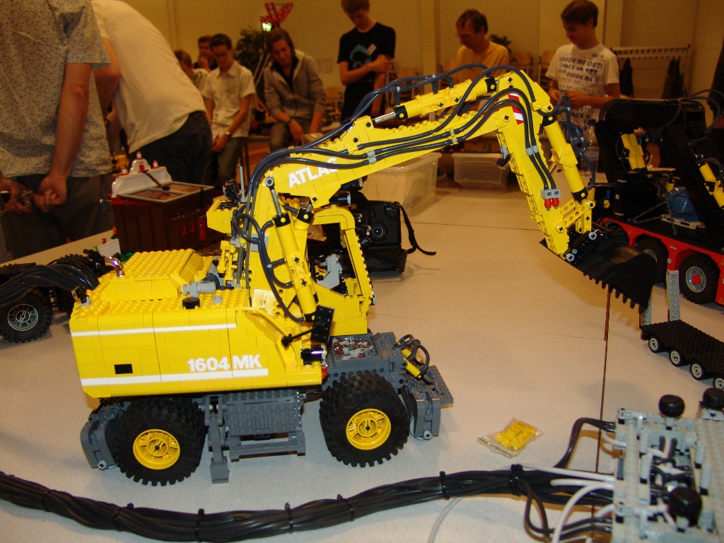 legotrucks.jpg