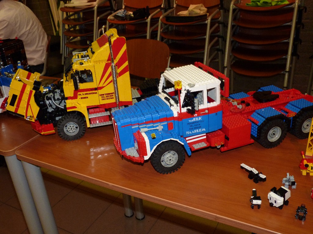 legotrucks.jpg