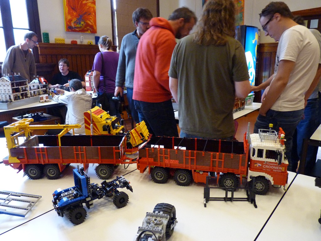 legotrucks_02.jpg