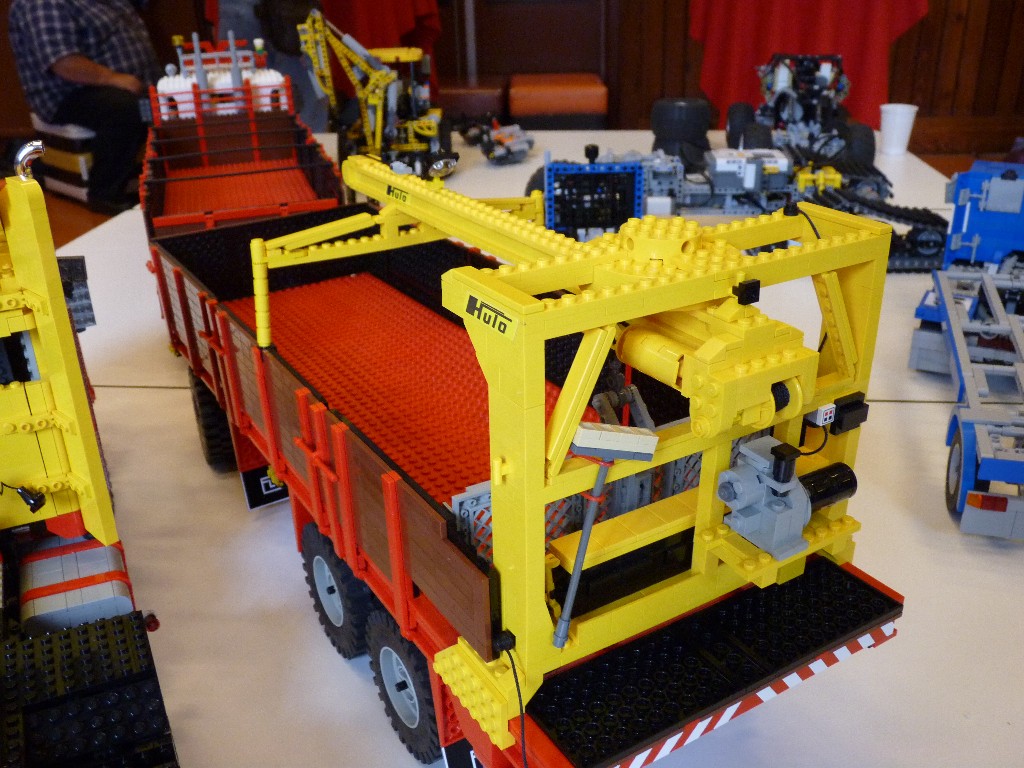 legotrucks_03.jpg