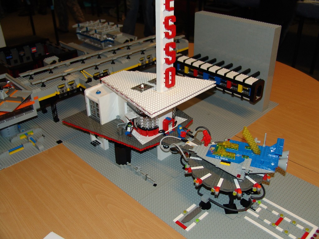moonbase09.jpg