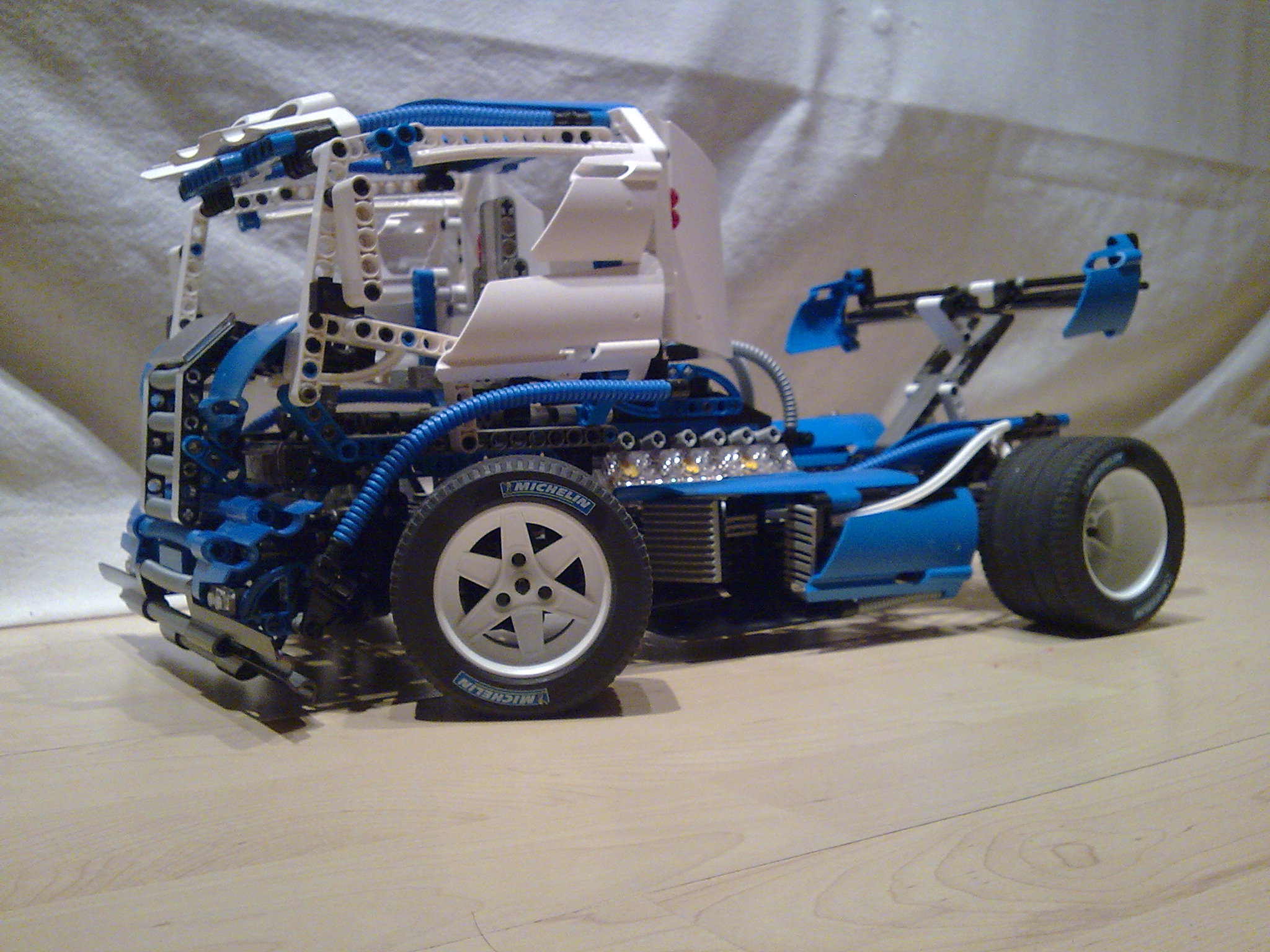 race_truck_blue_1.jpg