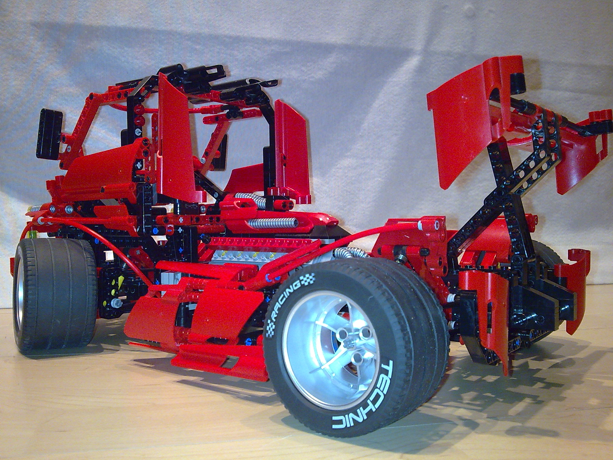 race_truck_red3.jpg