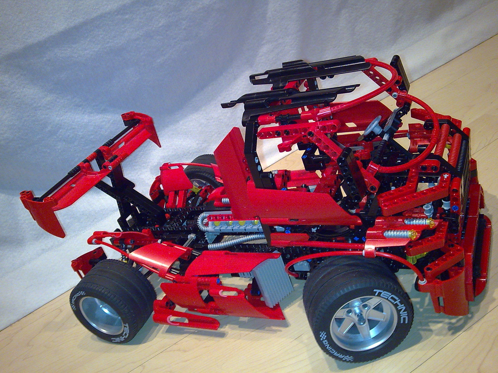 race_truck_red8.jpg