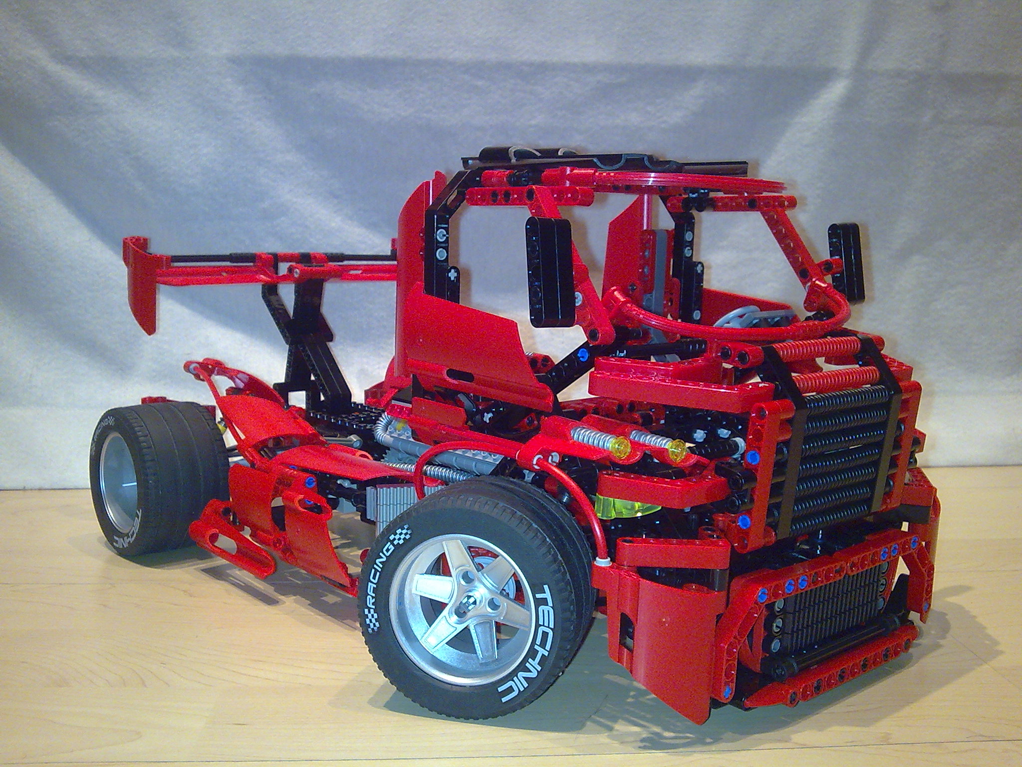 race_truck_red9.jpg