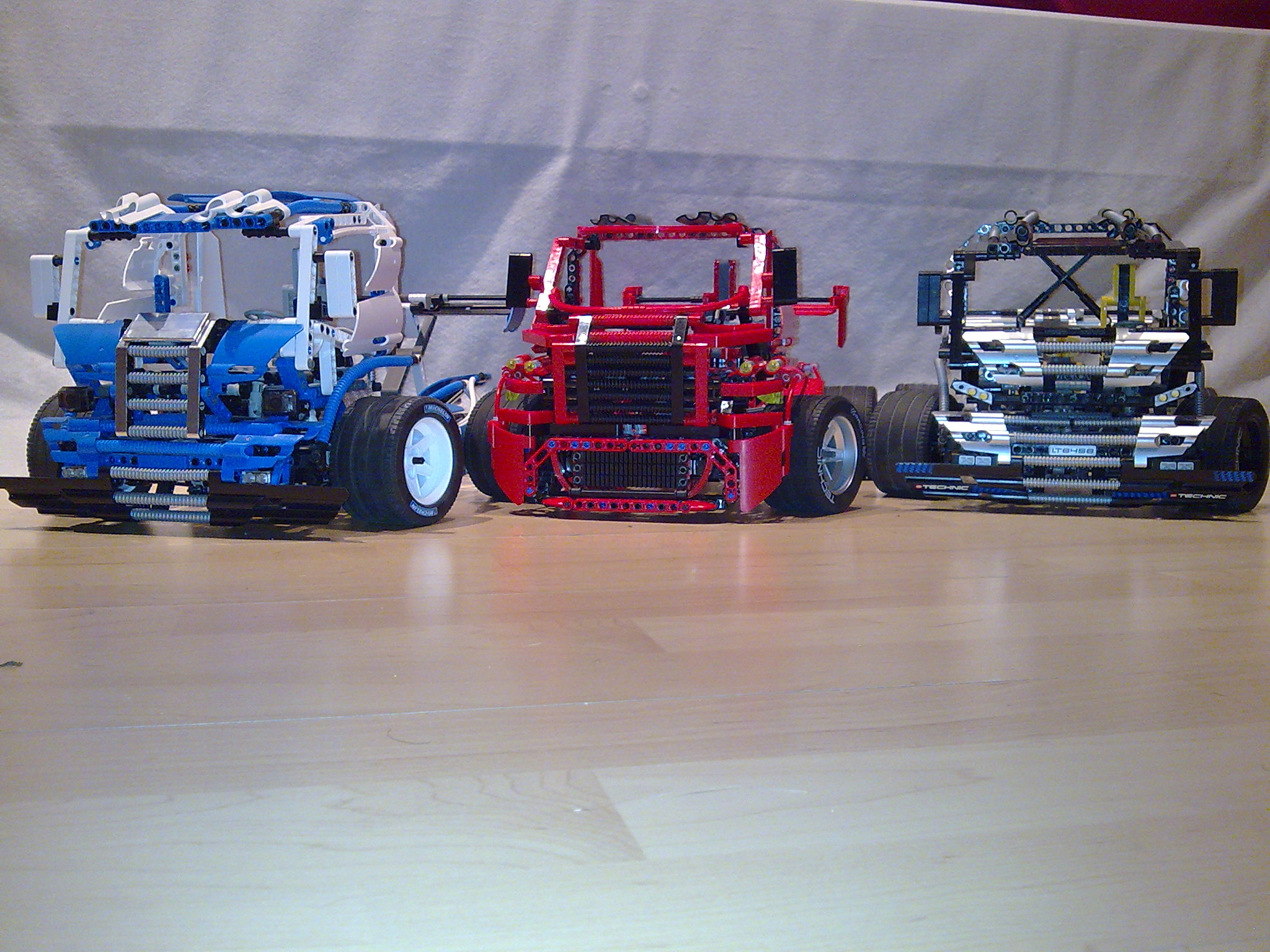 race_trucks1.jpg
