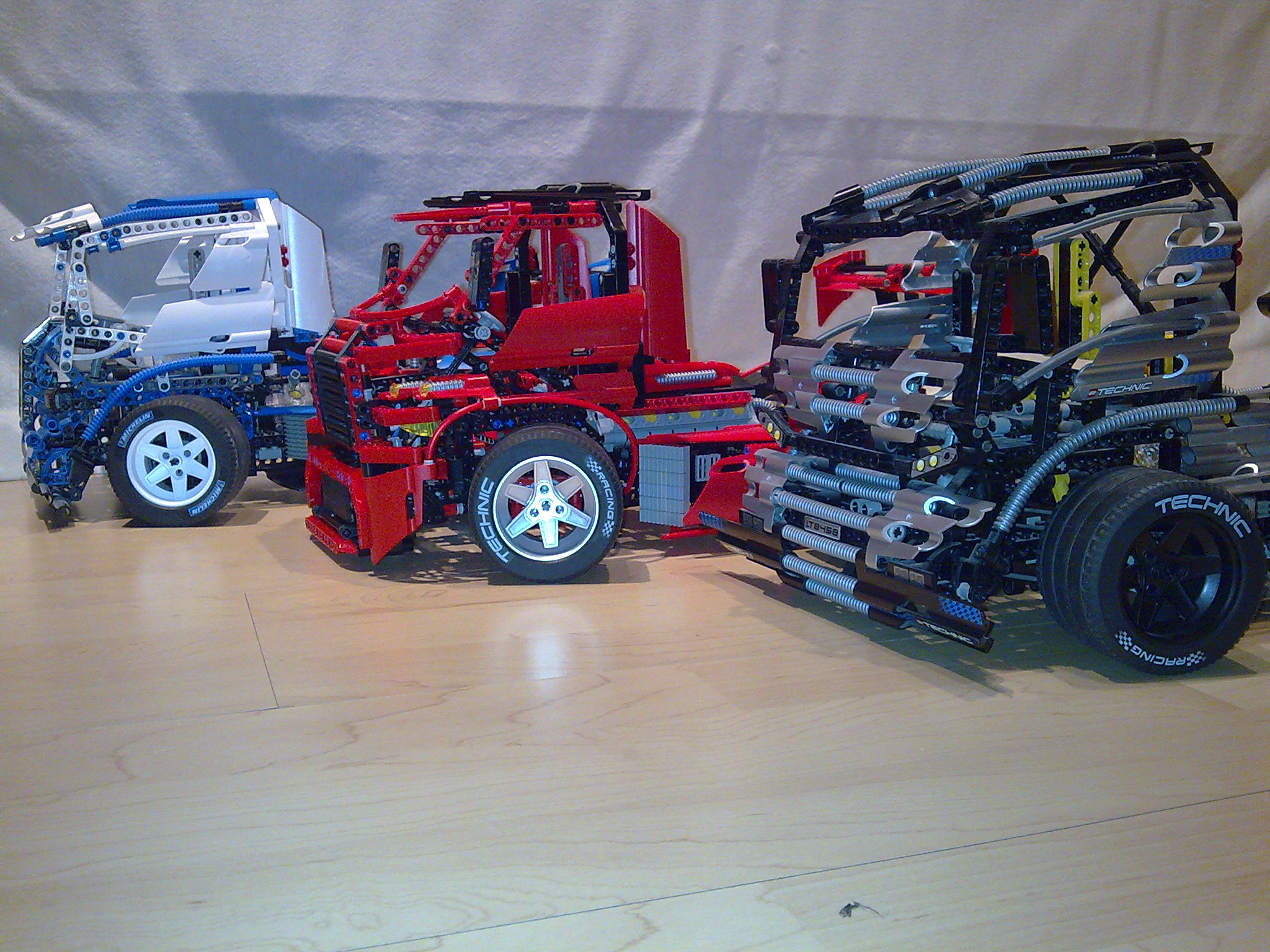 race_trucks_1.jpg