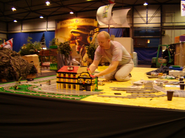buildingup2.jpg