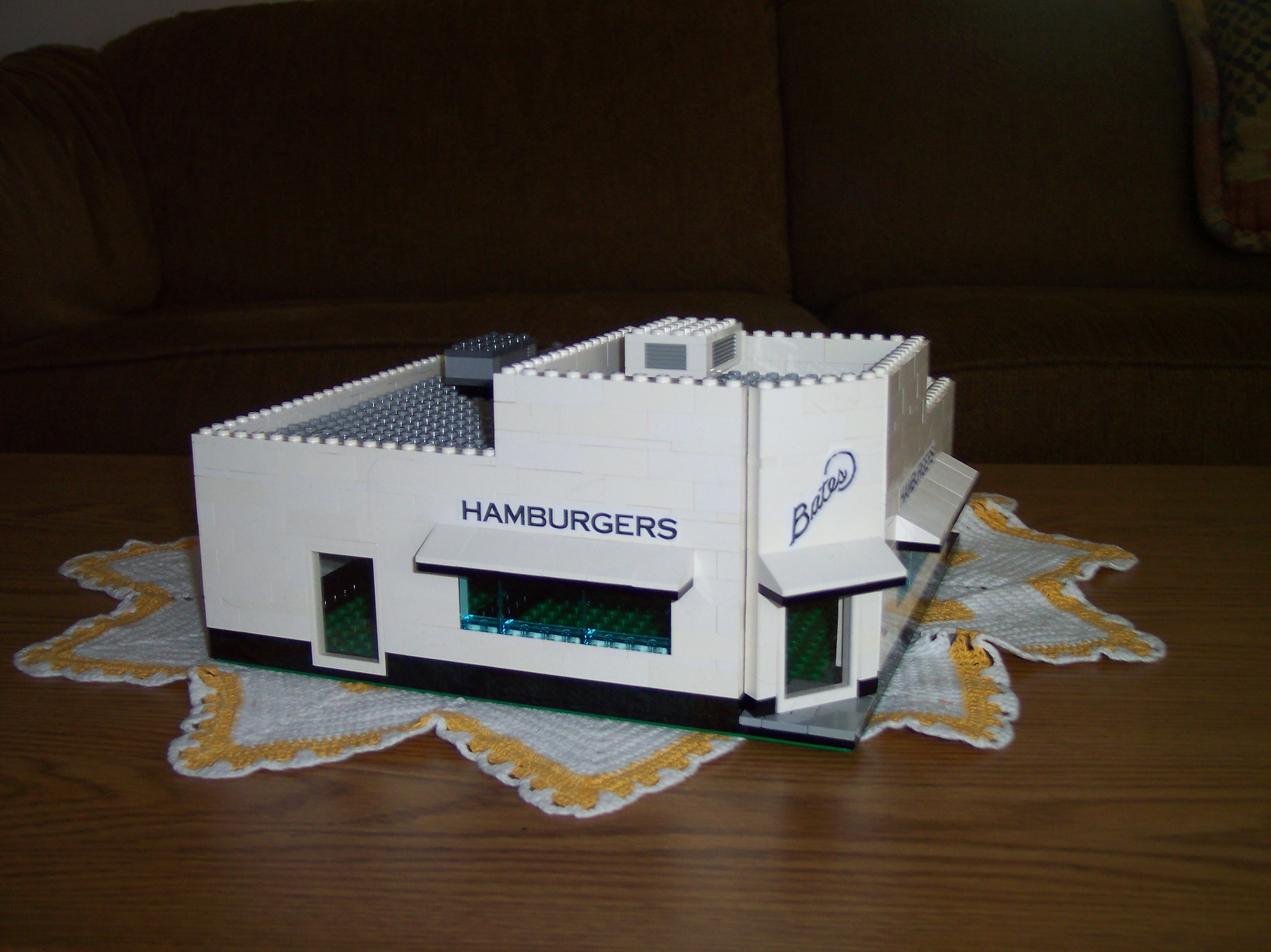 bates_burgers_moc_3-1-2009.jpg