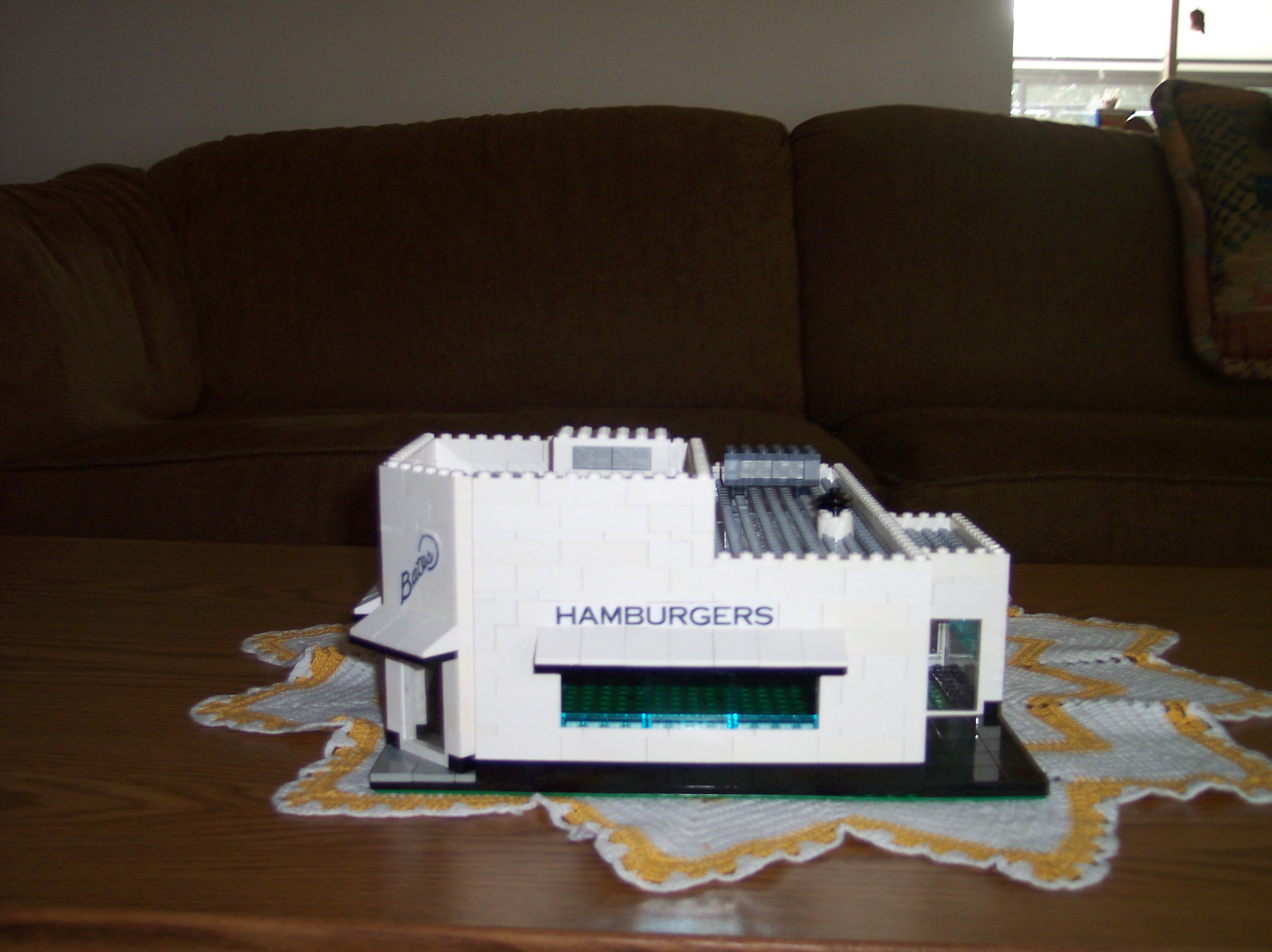 bates_burgers_moc_3-1-2009_4.jpg