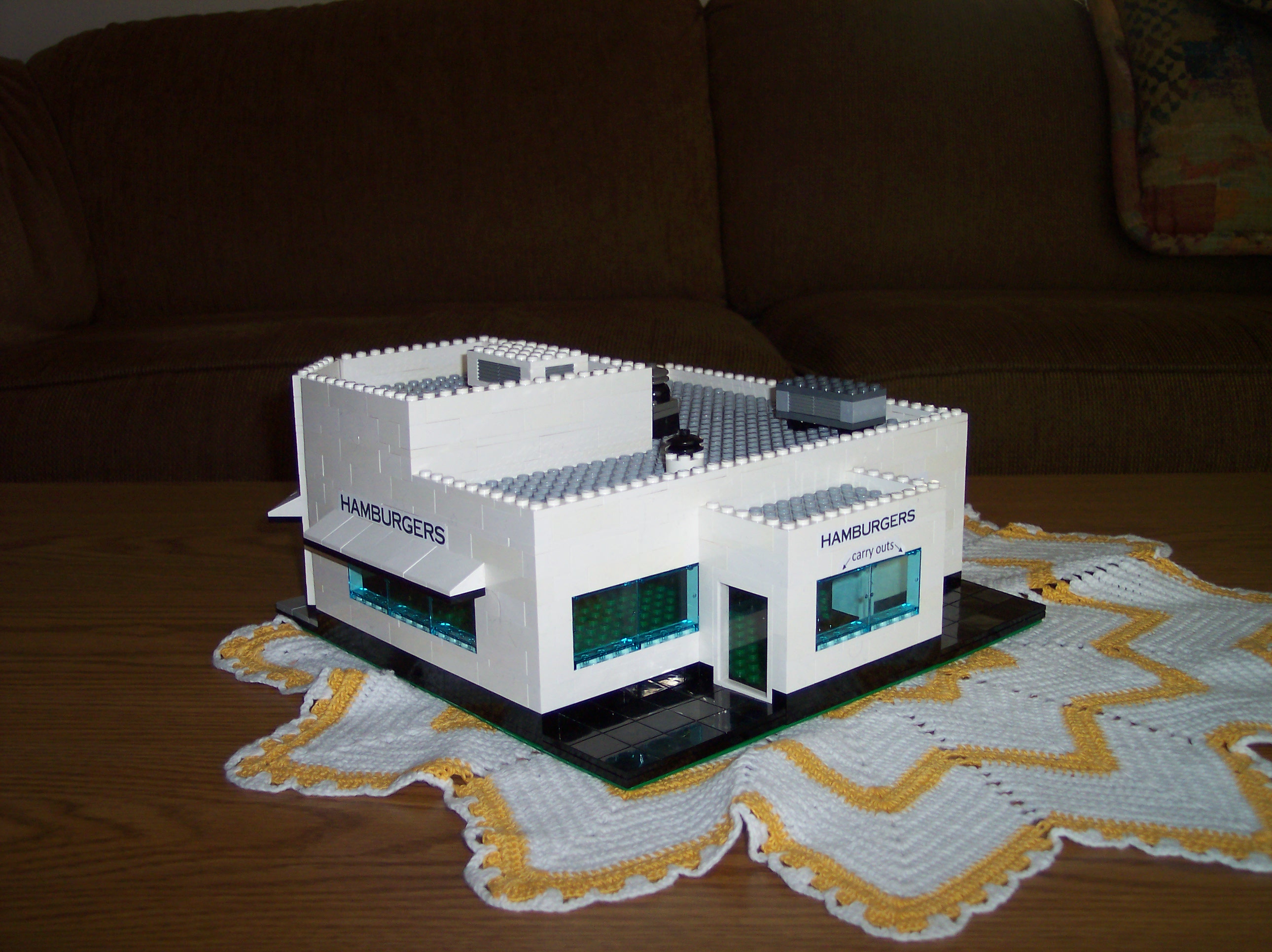 bates_burgers_moc_3-1-2009_7.jpg