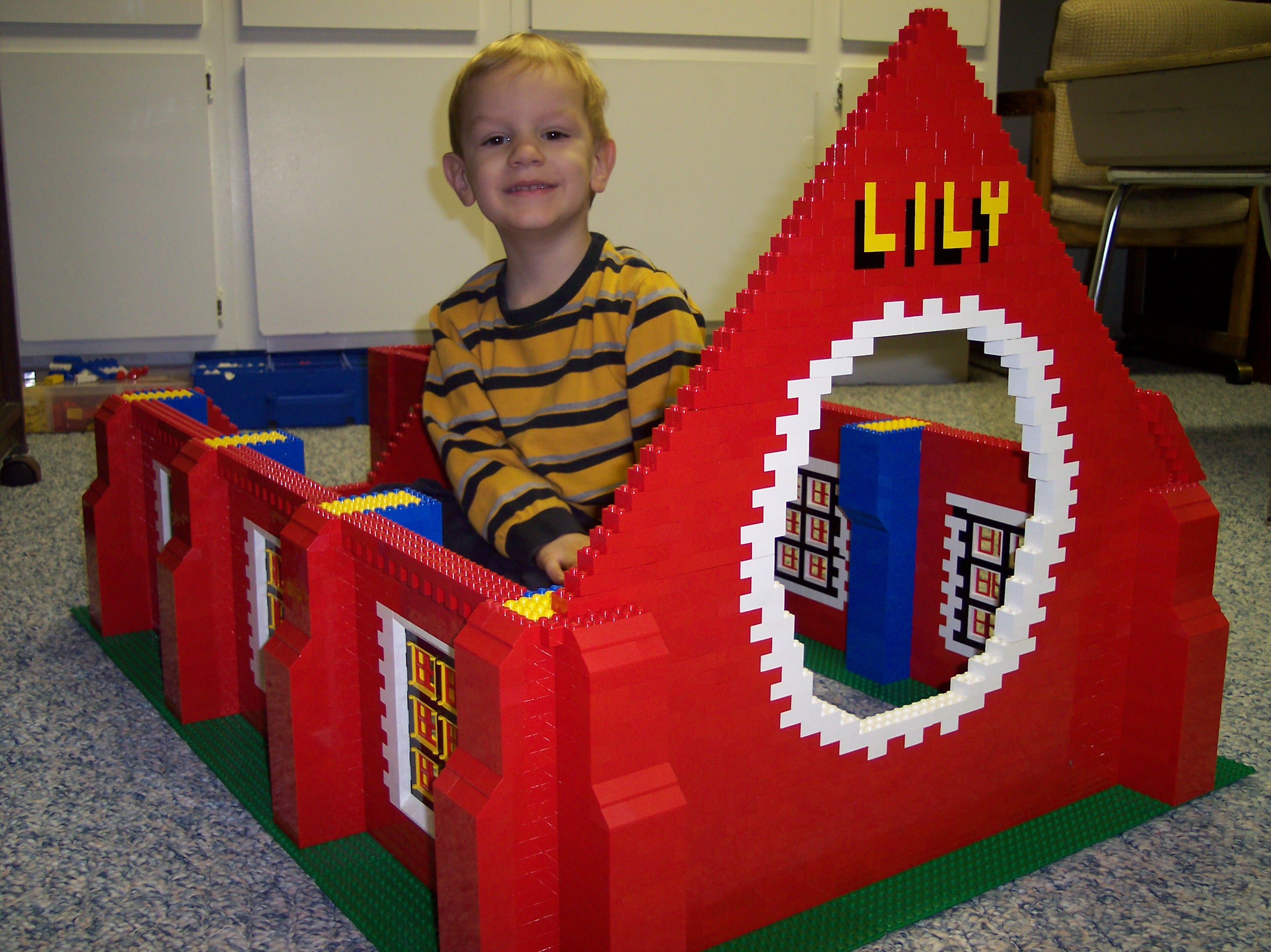 lilys_lego_house_03_2004.jpg