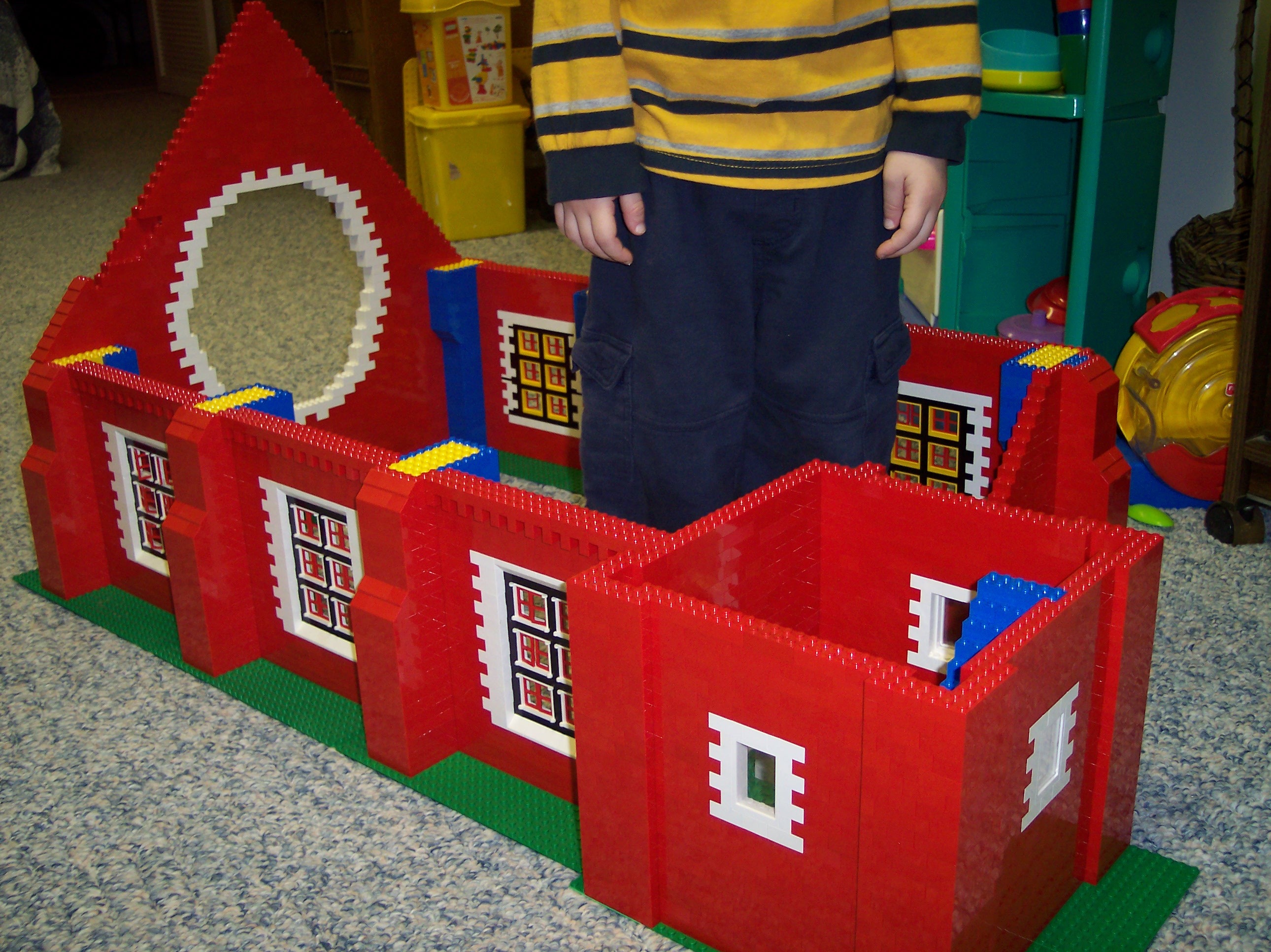 lilys_lego_house_04_2004.jpg