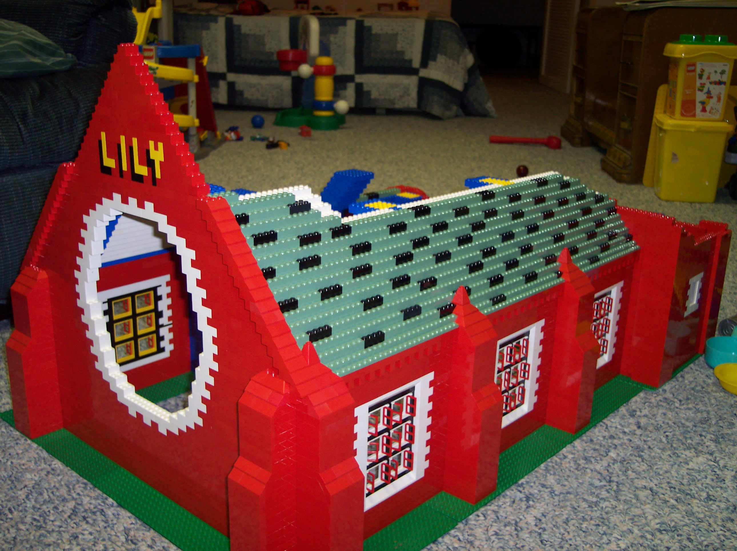 lilys_lego_house_08_2005.jpg