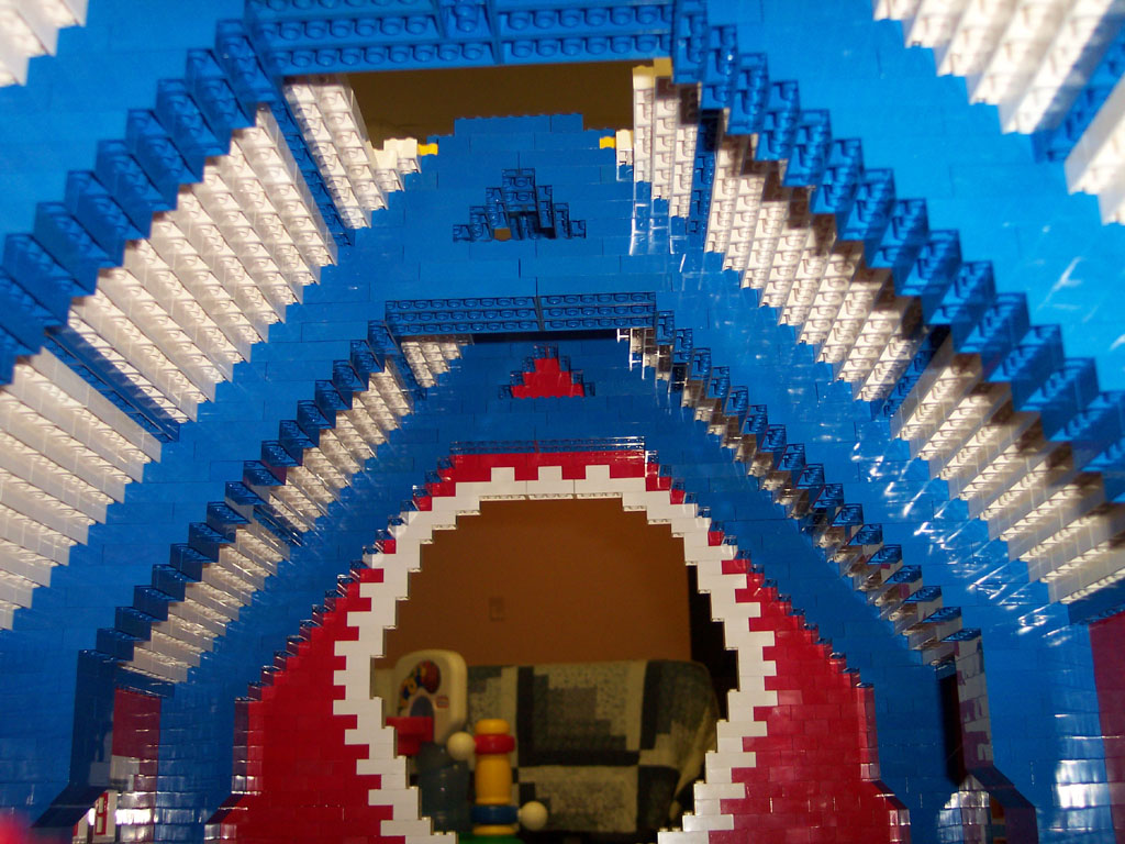 lilys_lego_house_13_2005_w.jpg