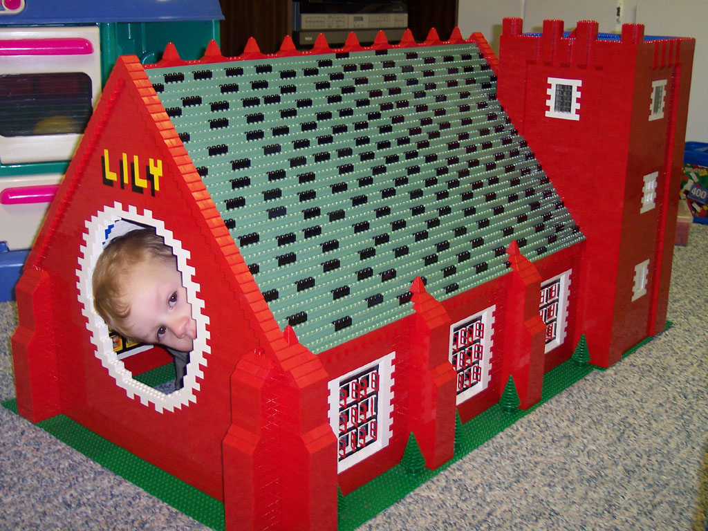 lilys_lego_house_23_2005_w.jpg