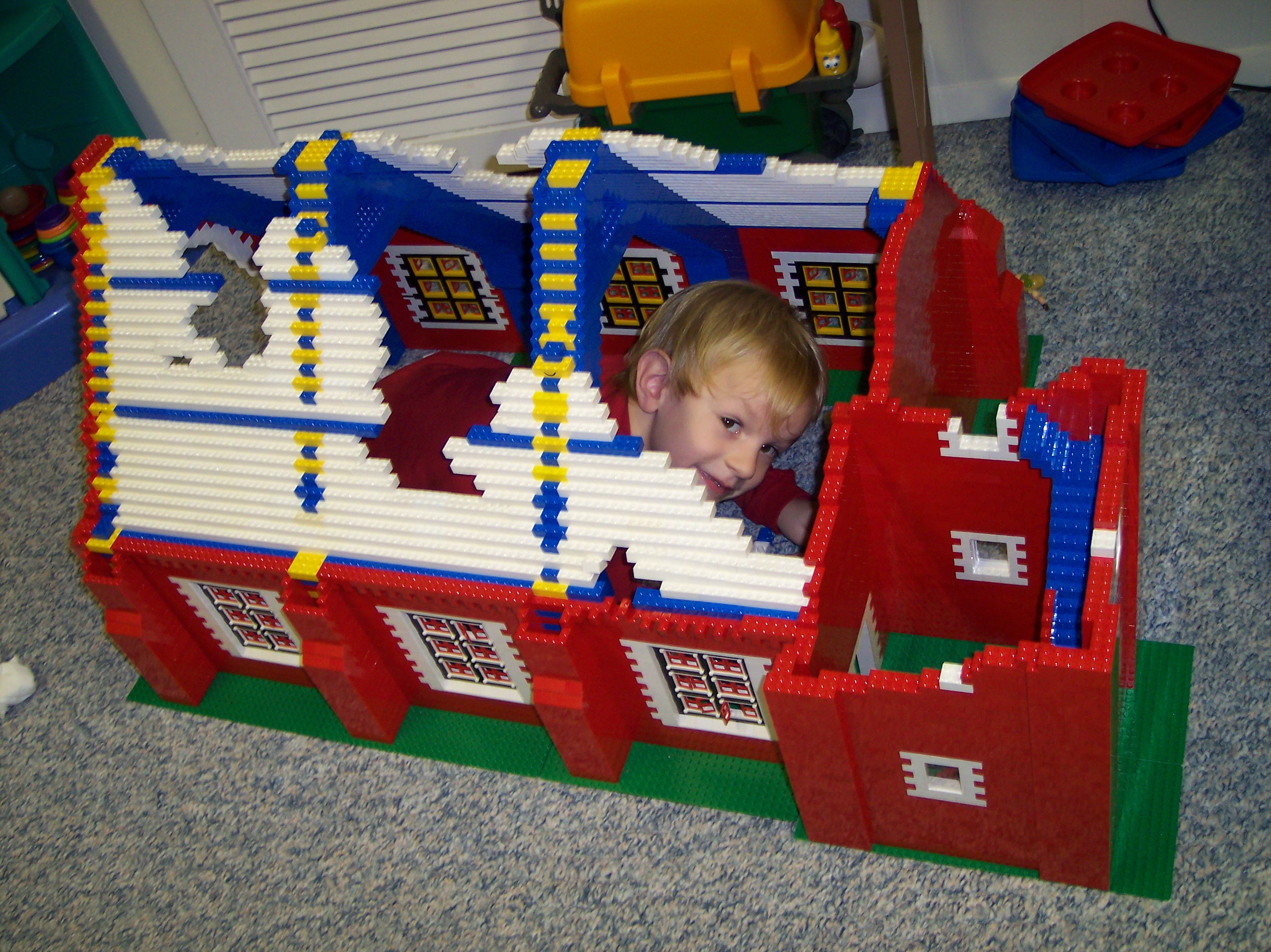lilys_lego_house_48_2005_destruction.jpg
