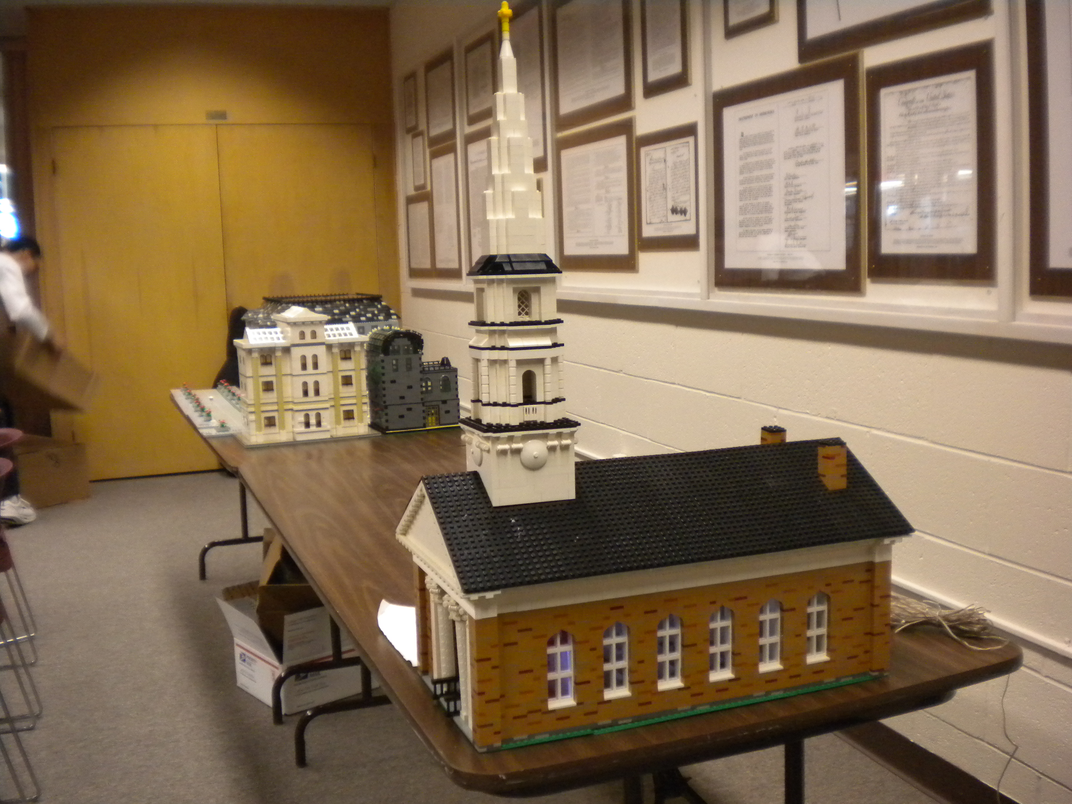 michlug_meeting_livonia_sandburg_library_11-12-2011_02.jpg