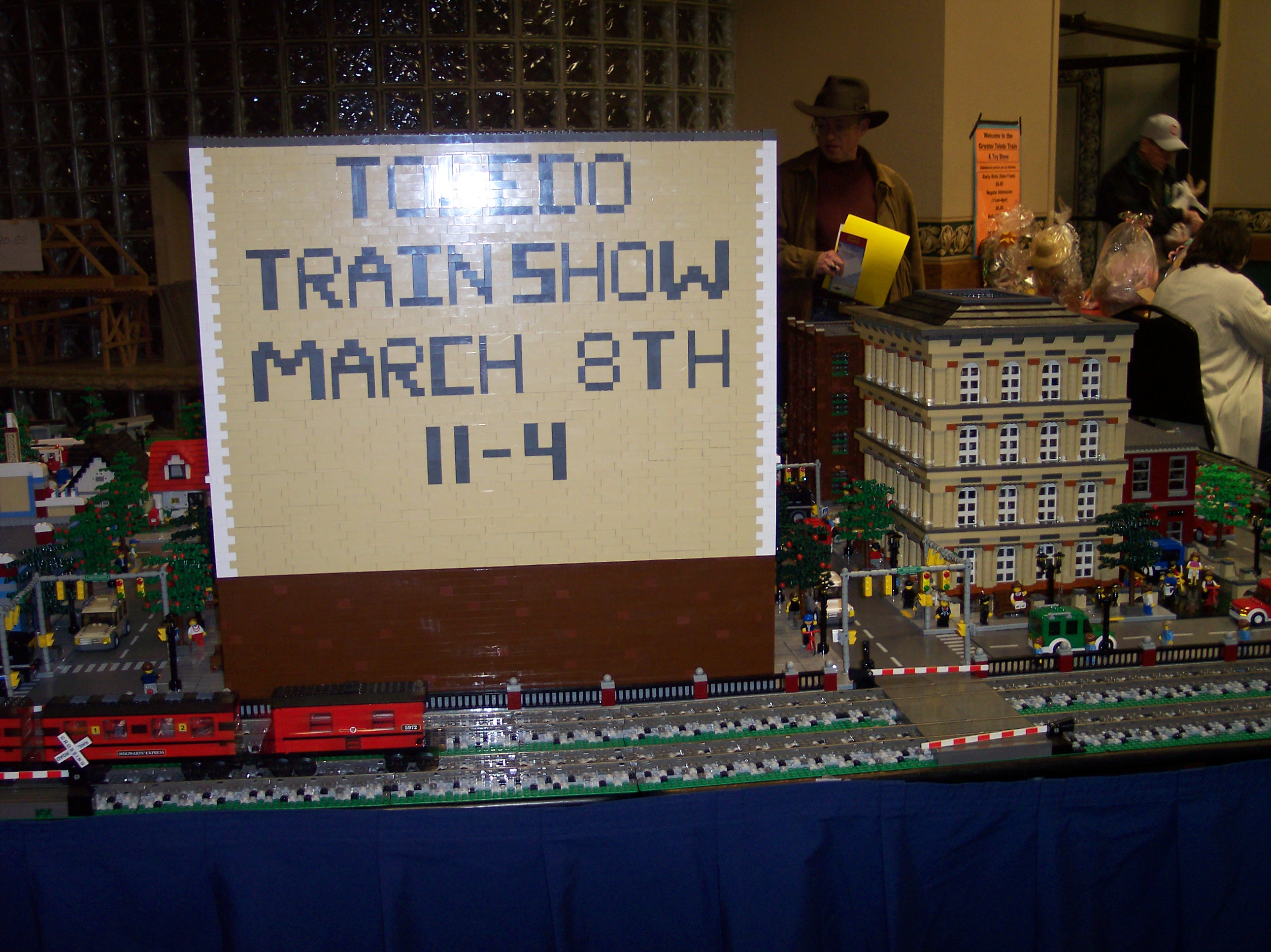 michlug_toledo_train_show_3-8-2009_010.jpg