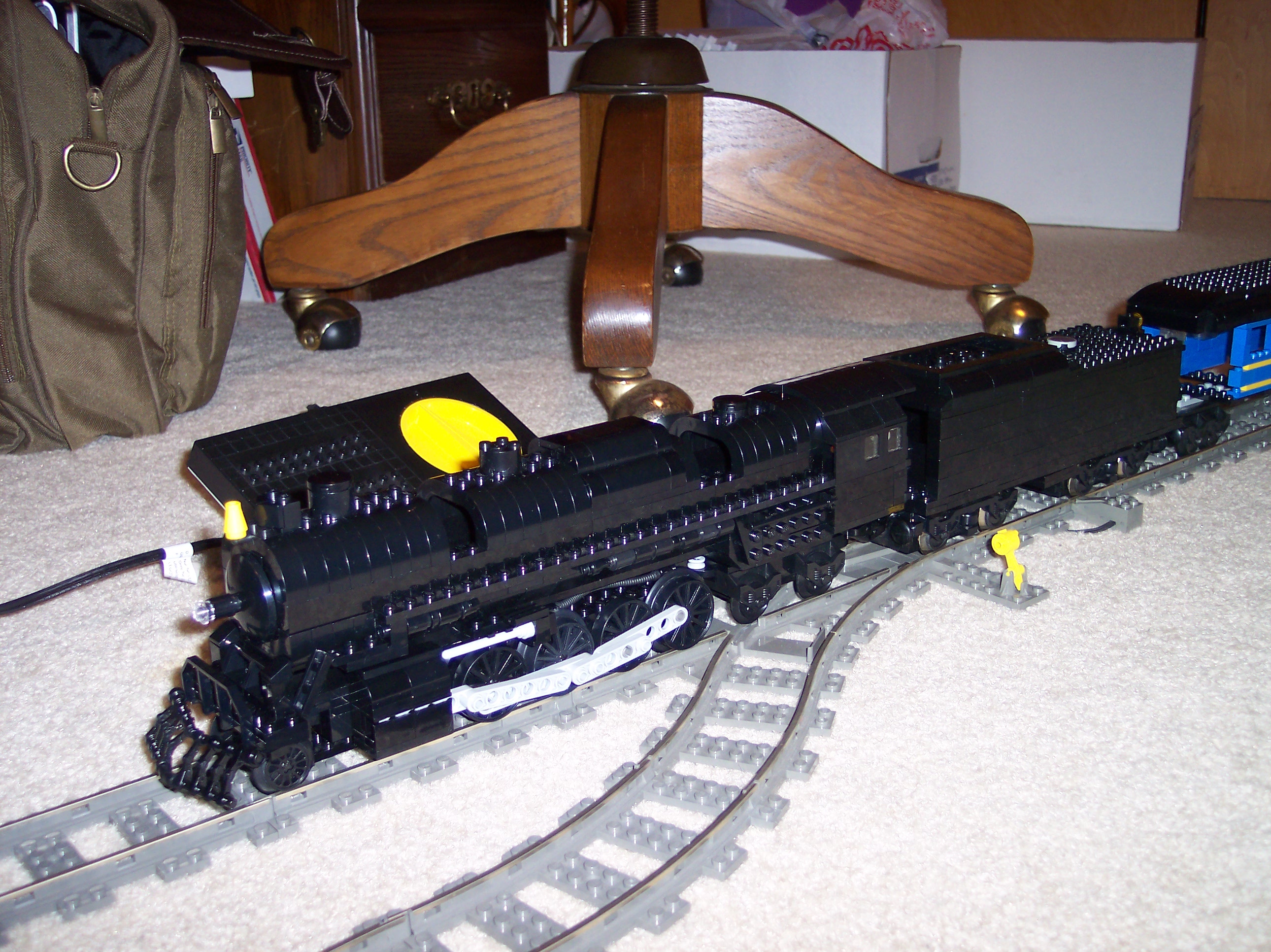 my_lego_1225_steam_train_2008_02.jpg