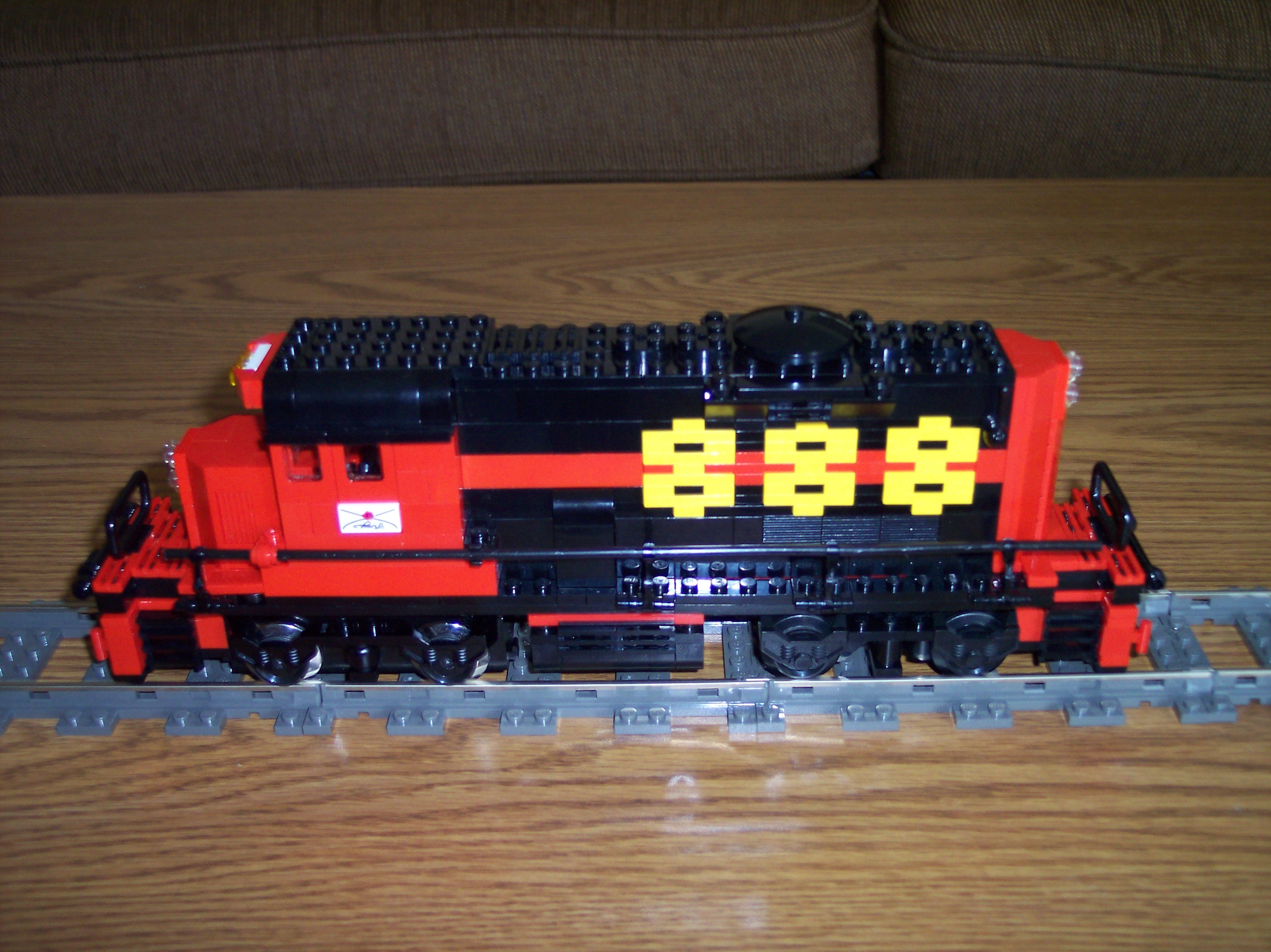 mytrain_engine_8-8-2008_2.jpg