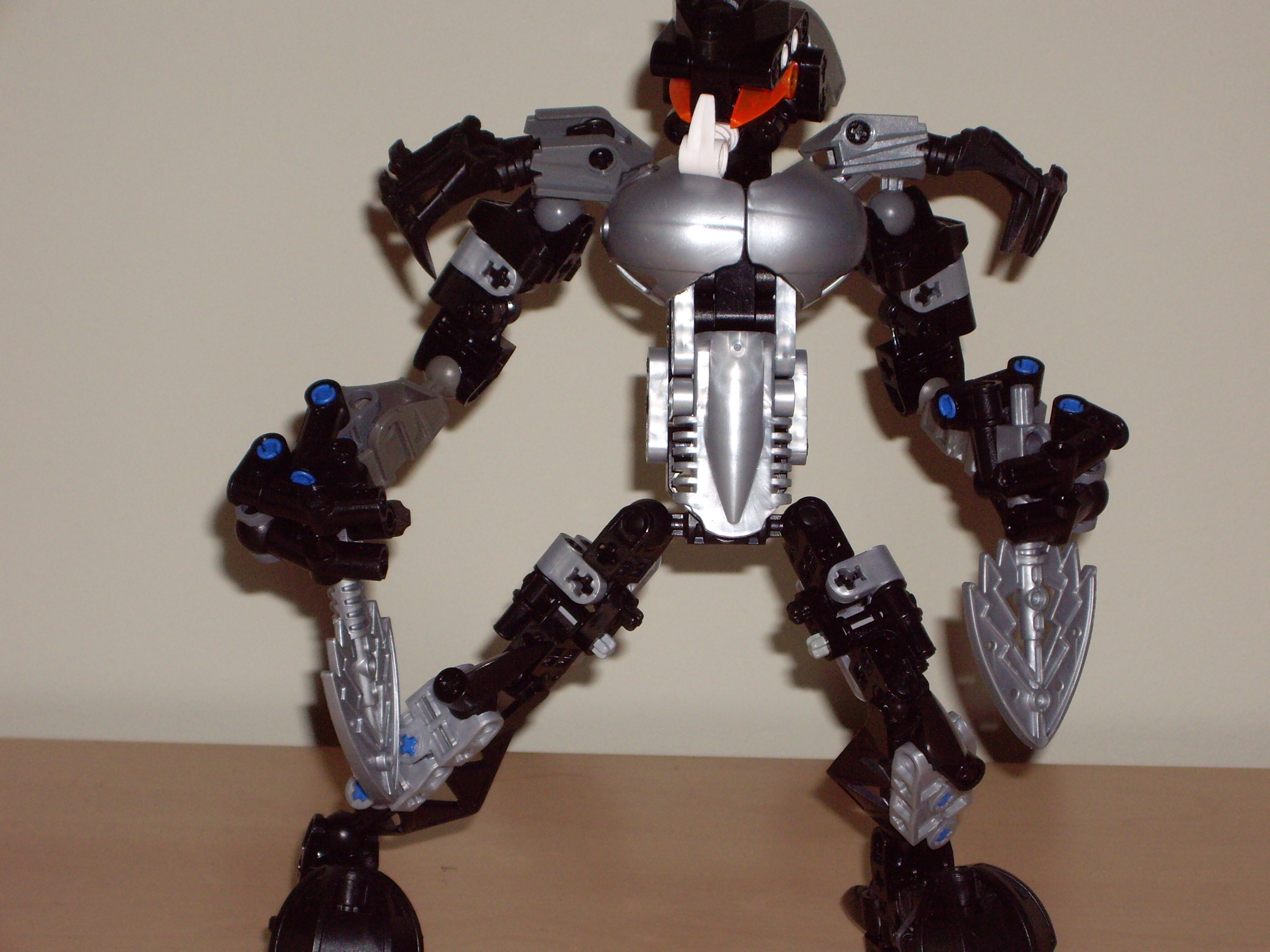 first_bionicle_001.jpg