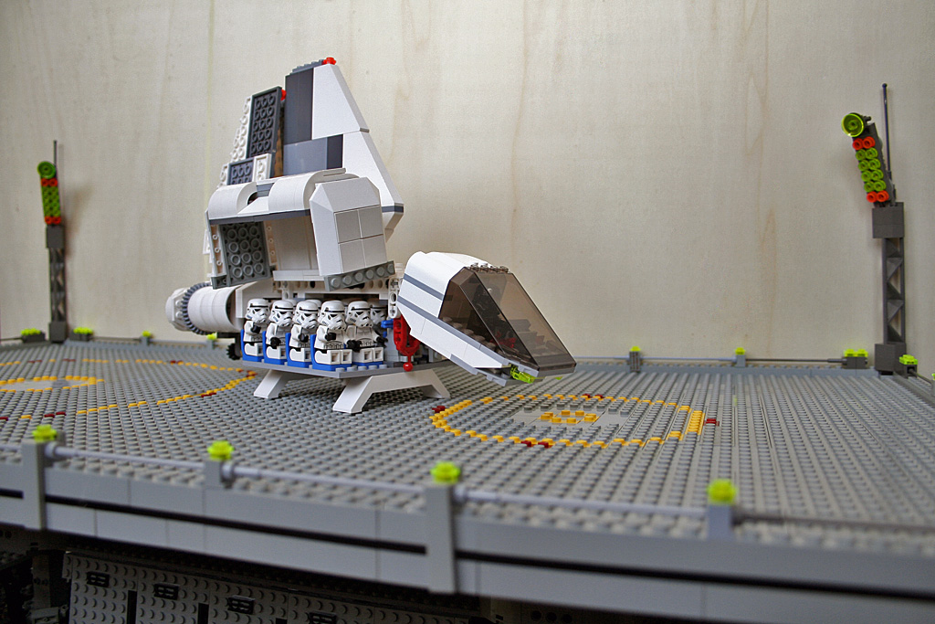 tbt_0059_brick_lego_landing_craft.jpg