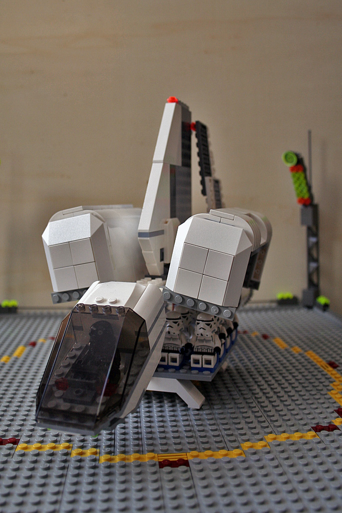 tbt_0063_brick_lego_landing_craft.jpg