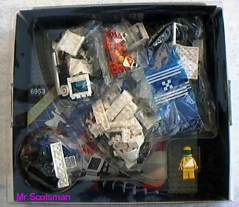 lego6953contents.jpg