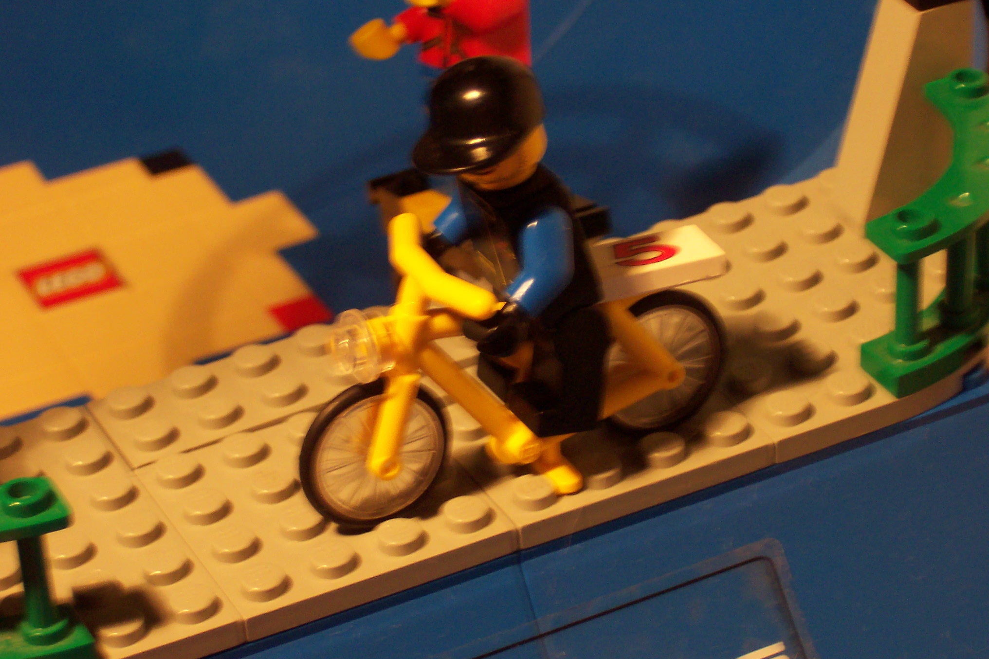 lego_pics_100.jpg